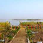 Lake Rose and… bad signs?