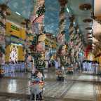 Hitchhiking in Vietnam: Tay Ninh and way to Saigon